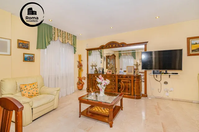 ¡AMPLIA CASA DE 4 DORMITORIOS, 3 BAÑOS Y CALEFACCIÓN CENTRAL EN LA ZUBIA! ✨ — 8