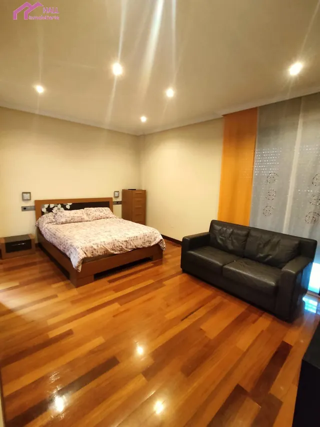 LUJOSO CHALET INDEPENDIENTE EN VENTA EN EL RAAL — 29
