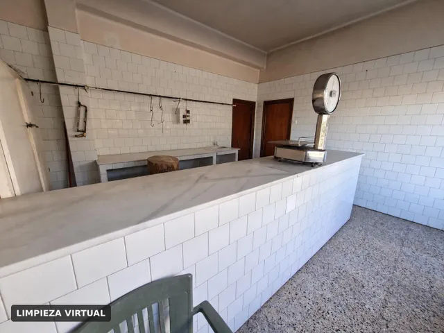 Casa con local comercial, garaje y patio en la gargantada, lieres. ¡vivienda y negocio en un mismo inmueble! — 24