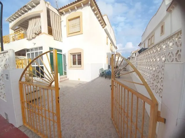 El bungalow con 2 dorm.  en zona Parque de las Naciones en Torrevieja — 5
