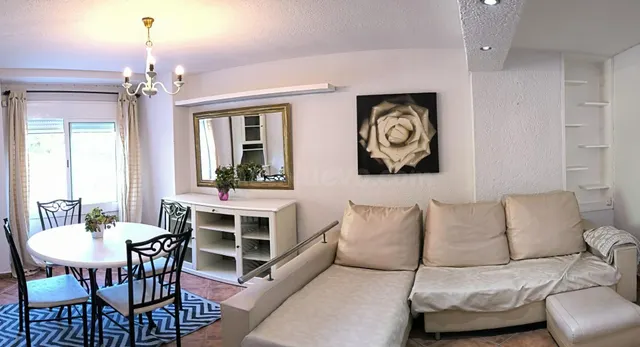 Piso en planta baja con terraza privada y barbacoa en el centro de Tortosa — 3
