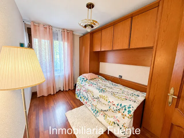 Se vende piso en Zalla con camarote — 13
