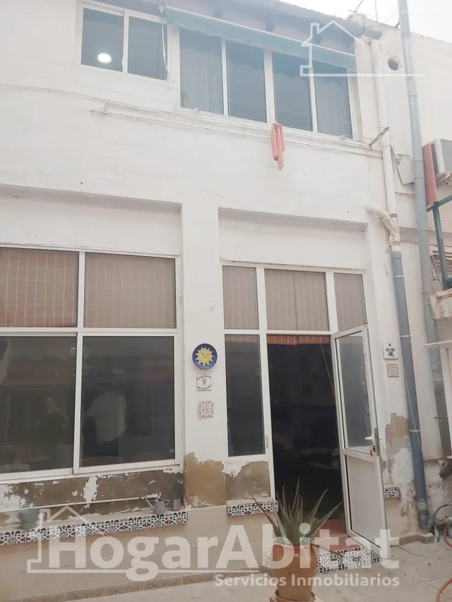 Amplia casa semireformada y amueblada — 19