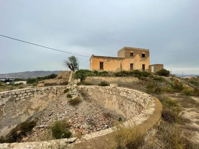 Se vende Cortijo con terreno en la Norieta (Pechina) - foto 3