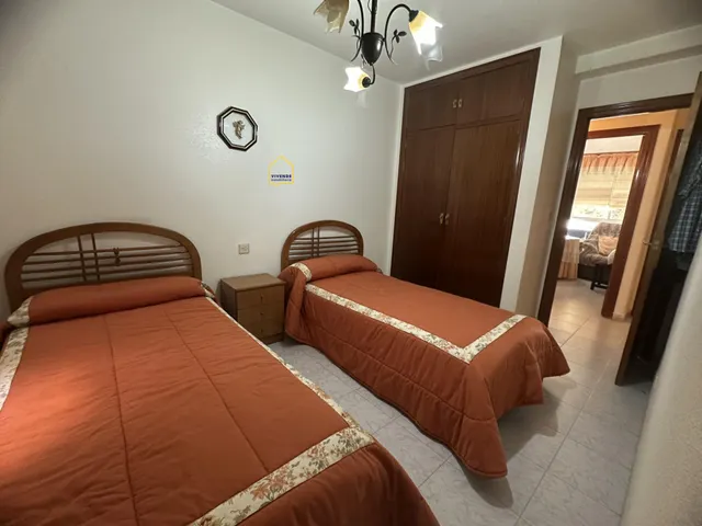 Piso de 4 dormitorios, patio y garaje a la venta en Cervantes — 22