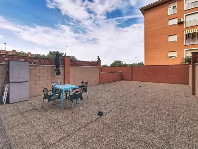Piso con enorme terraza en Barrio de los Periodistas de Granada — 7