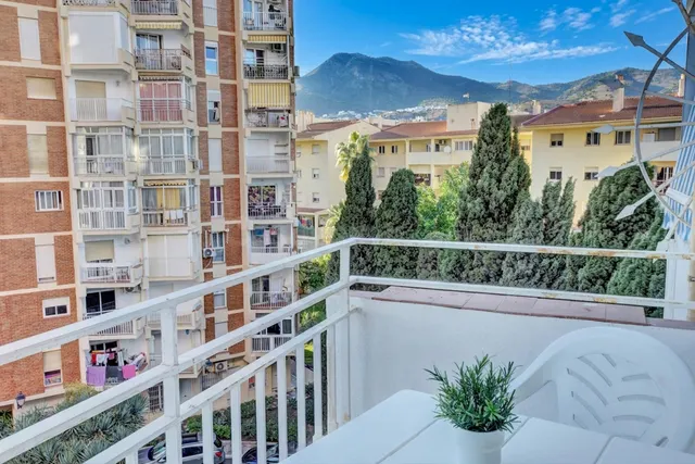 Apartamento en Centro de Arroyo de la Miel con piscina y par - foto 2