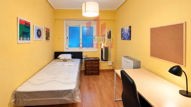 Piso amueblado en el centro de la ciudad de Ourense — 14