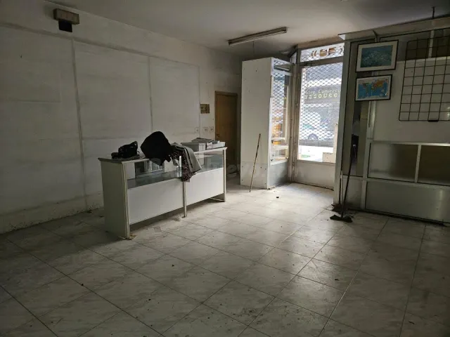 SE ALQUILA LOCAL EN AVENIDA DE BUENOS AIRES - foto 4
