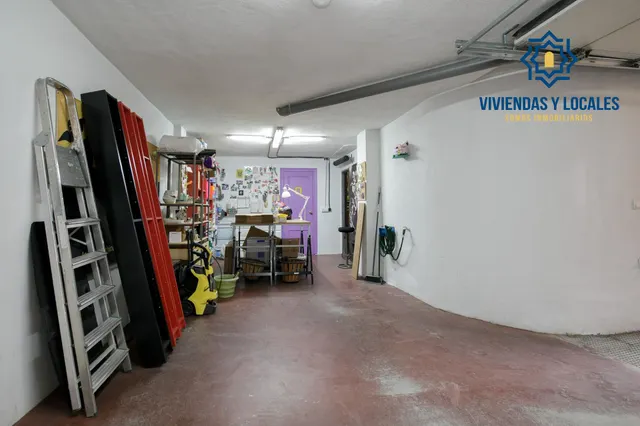 ¡Tu nuevo hogar te espera en Churriana de la Vega! Casa adosada con patio, garaje y futura parada de metro a pocos pasos. — 26