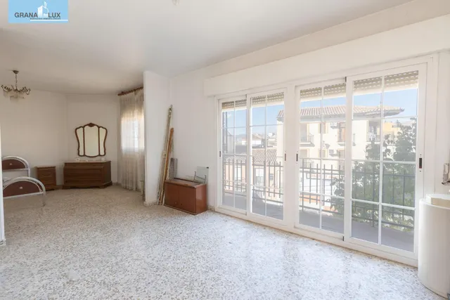 Edificio con gran potencial de inversión en La Zubia — 41