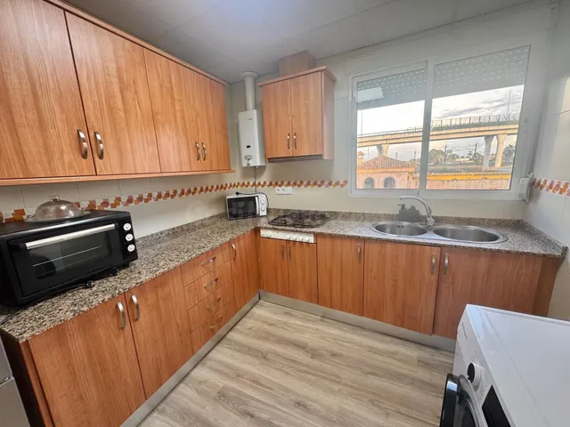 MARAVILLOSA CASA REFORMADA CON 232M2 A TAN SOLO 5 MIN DE ORI - foto 3