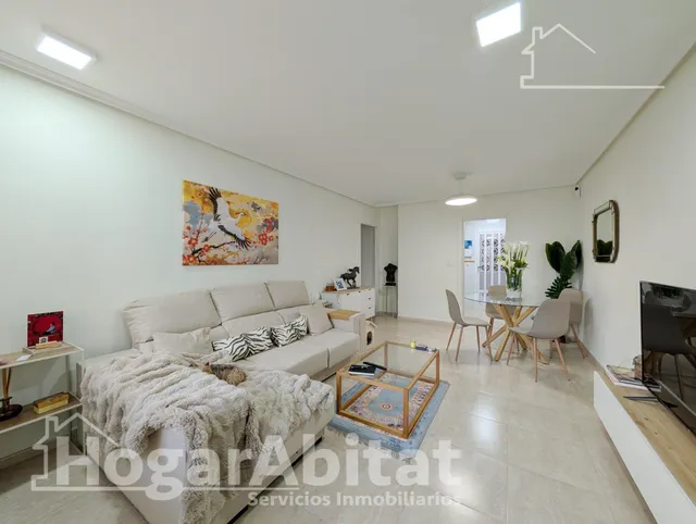 REFORMADO CON TERRAZA, PISCINA Y GARAJE CERCA DE LA PLAYA — 8