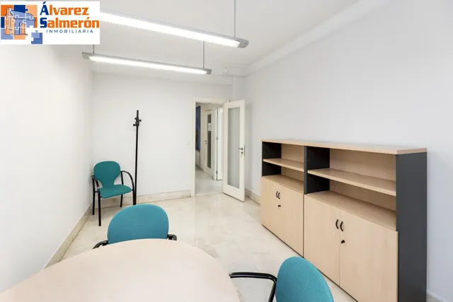 Gran vivienda en Plaza Los Campos - 7 habitaciones — 25