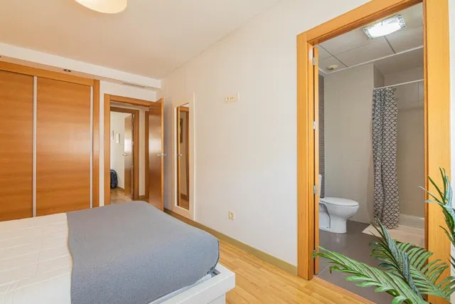 vivienda con piscina, plaza de garaje, terraza, 3 habitaciones y 2 baños — 30