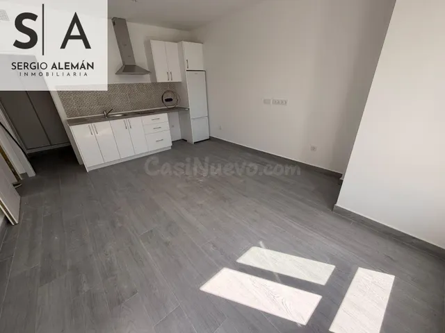 APARTAMENTO CON GARAJE Y PISCINA — 4