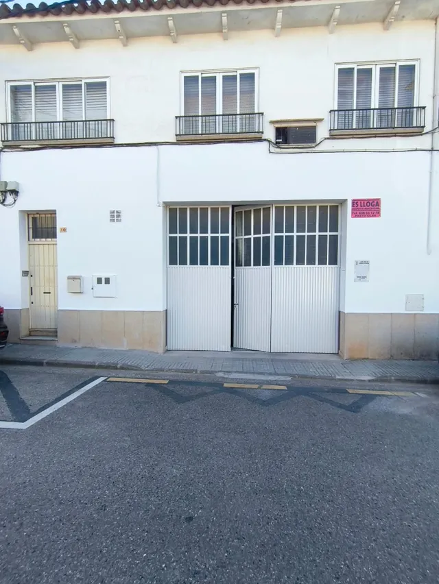 Amplio Local Comercial en Torroella de Montgrí — 13