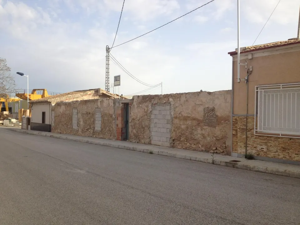 ¡solar urbano de 385 m2 en la estación, Novelda!