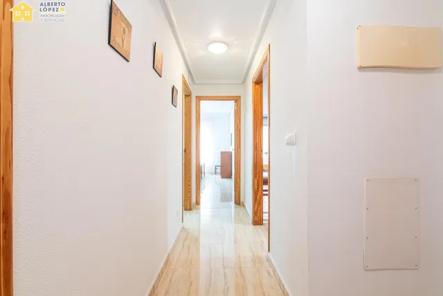 Piso soleado esquina con terraza y piscina comunitaria en El Altet — 25