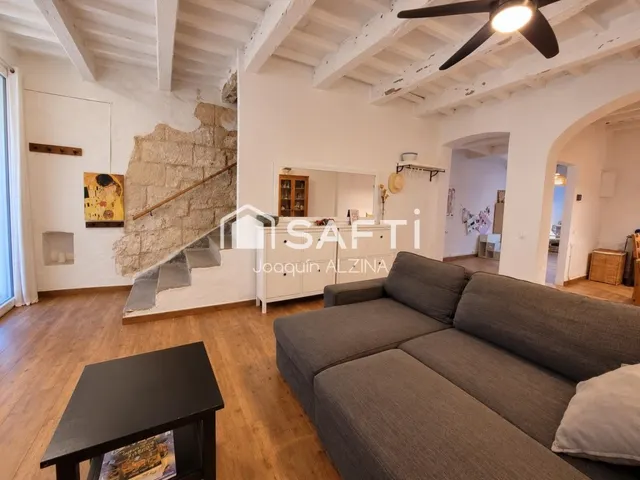 Casa céntrica con patio y 6 habitaciones en Mahón. — 16