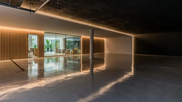 Sofisticada villa con vistas al mar en la Milla de Oro, Marbella — 37