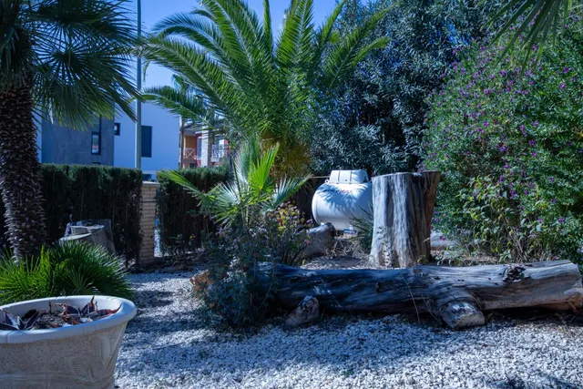 Villa de 4 dormitorios, 3 baños, piscina y jardín en dehesa de campo amor (orihuela costa) — 31