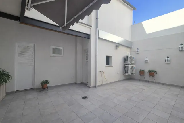 PLANTA BAJA CON TERRAZA — 21