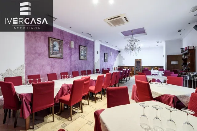 Restaurante completamente equipado y acondicionado, listo para funcionar. — 8