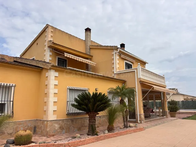 CHALET EN VENTA EN LA HOYA – ELCHE | 485.000 € — 3