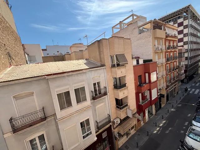 PISO DE INVERSIÓN EN EL CENTRO DE ALICANTE — 12