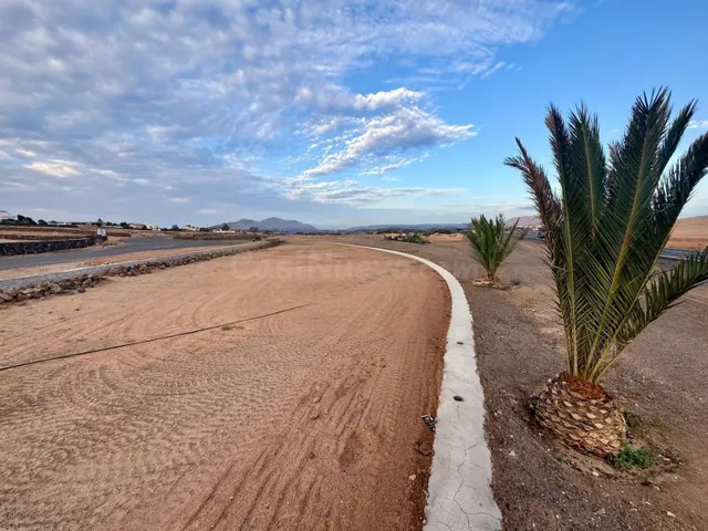 Terreno Urbanizable en La Oliva – Una Oportunidad Única - foto 3