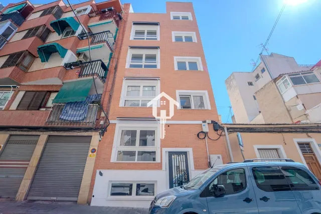 Piso 2 habitaciones 86m² en venta - Carolinas Altas — 28