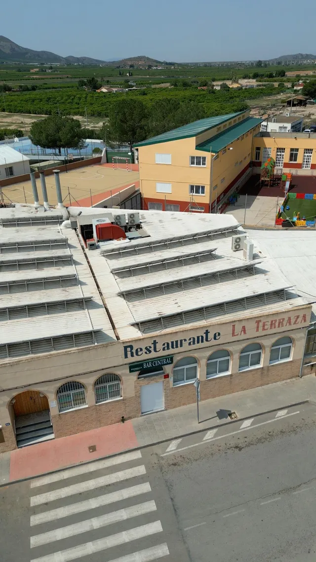 RESTAURANTE LISTO PARA EJERCER ACTIVIDAD EN LA MATANZA (ORIHUELA). — 29
