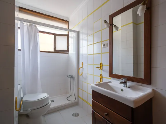 Chalet independiente junto a Paseo de Chil, con jardín, ascensor y vistas a la bahía — 50