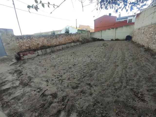 AMPLIO SOLAR EN ALPERA - foto 4