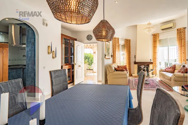 VILLA INDEPENDIENTE CON PISCINA, GRANDES TERRAZAS Y VISTAS AL MAR EN BENAJARAFE — 39