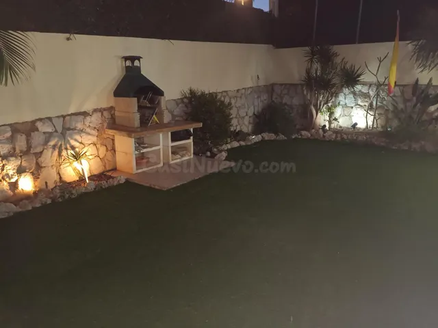Espectacular vivienda con jardín de 100 m2 y vistas al mar e - foto 3