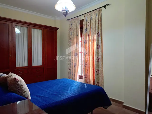 CHALET CON PISCINA EN JUNTA DE LOS RIOS — 26