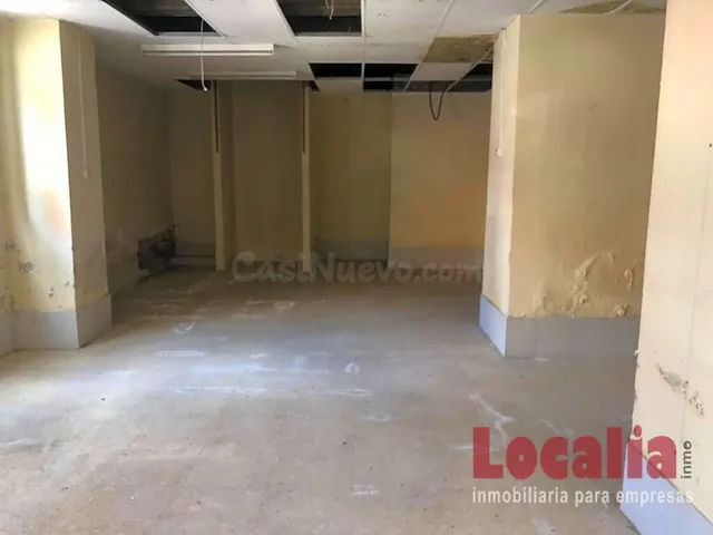 Amplio local comercial en Torrelavega, Cantabria. - foto 2
