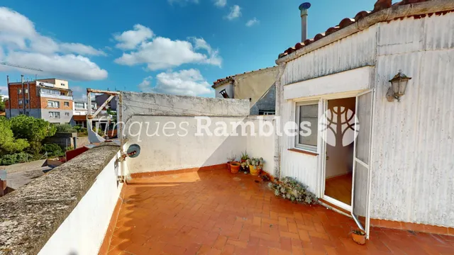 Dues terrasses, bones vistes i la calma d'un àtic a Igualada — 29