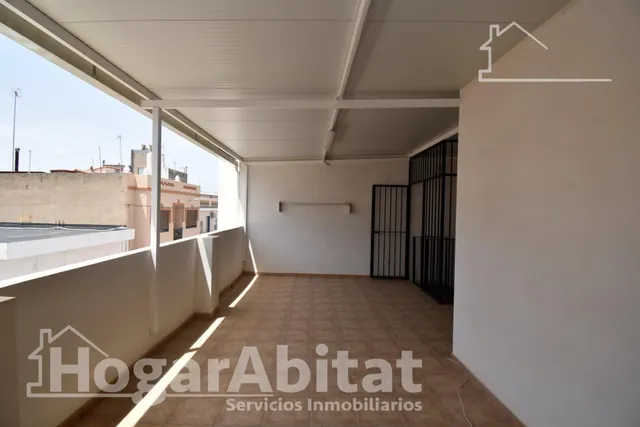 BONITA CASA TOTALMENTE REFORMADA CON GARAJE Y GRAN TERRAZA — 26