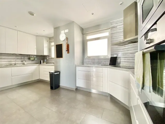 Ático 4 habitaciones 128m² en venta - Villamartín-Las Filipi - foto 3