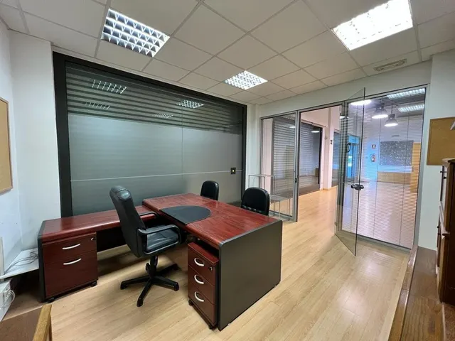 LOCAL COMERCIAL  Y PLAZA DE PARKING EN COVADONGA — 8