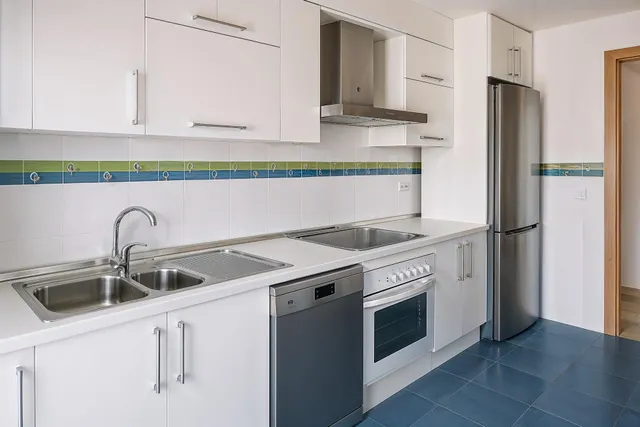 APARTAMENTO ESQUINERO CON TERRAZA Y GARAJE EN COMPLEJO RESIDENCIAL CON PISCINA Y ZONAS COMUNITARIAS — 9