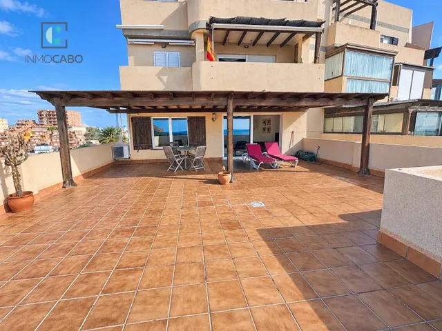 VIVIENDA CON TERRAZA, VISTAS AL MAR Y GARAJE EN LAS ROCALLAS — 6