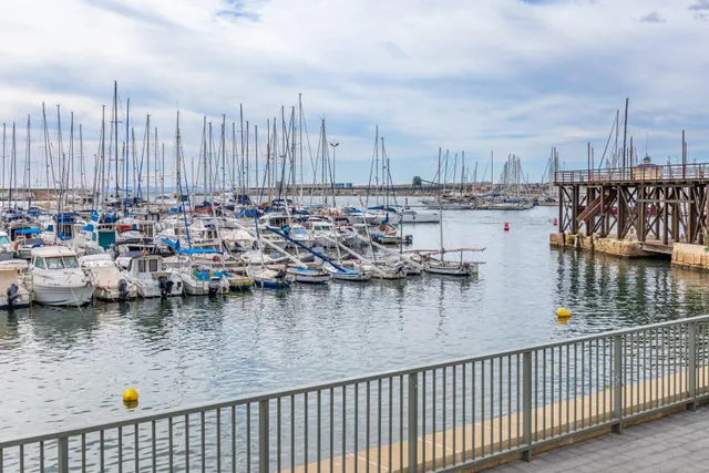 Luminoso apartamento de 3 dormitorios, 2 baños + trastero en Torrevieja — 36