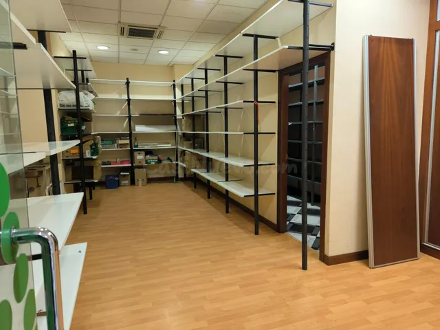 LOCAL COMERCIAL EN ZONA LLANILLA — 5