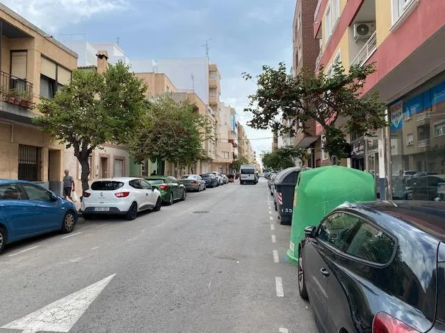Piso en pleno centro, 2 dormitorios con orientación Este. — 18