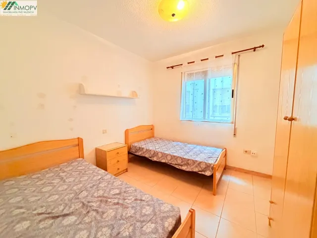 Se vende gran piso de 92m2 con 3 habitaciones dobles en zona rio cervol! 1ª planta edificio sin ascensor! — 24