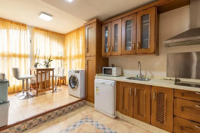 Casa adosada en urbanización con piscina junto al Ferial — 39